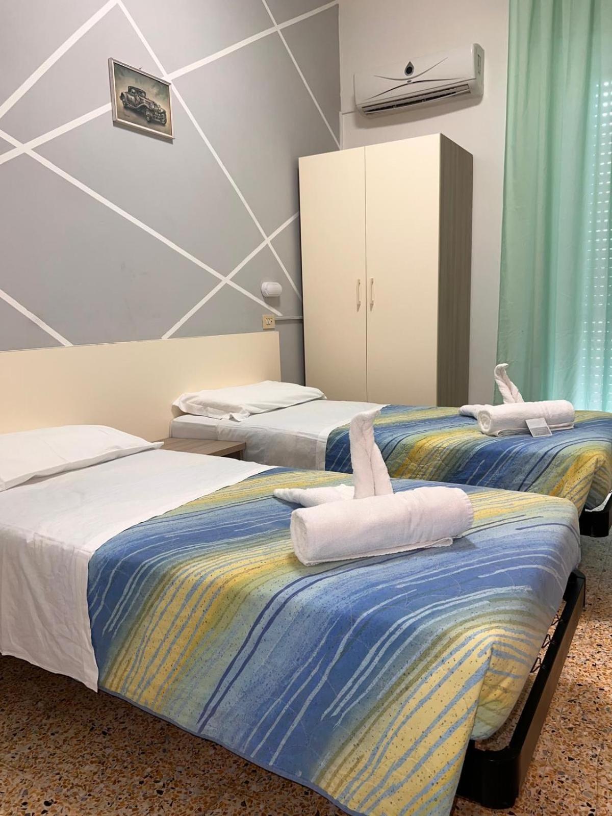 Hotel Moroni Ρίμινι Εξωτερικό φωτογραφία